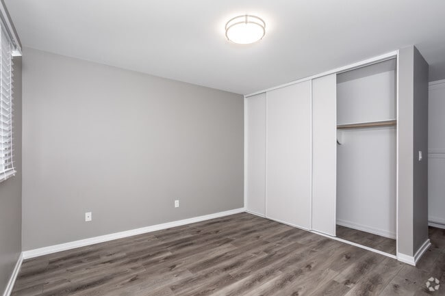1BR, 1BA - 725 SF