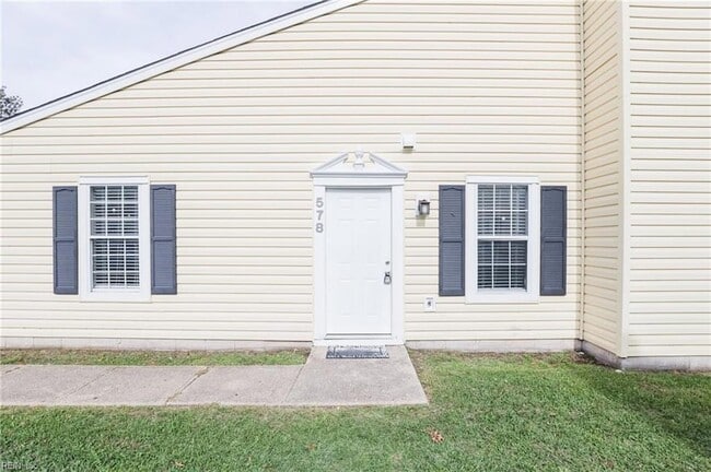 Photo - 578 Peregrine St