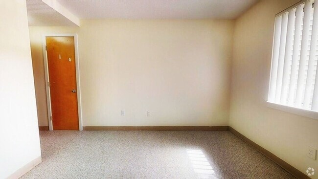 Building Photo - 142 North Beacon St Rental