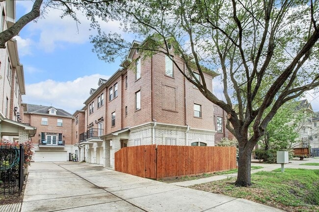 Building Photo - 1408 Birdsall St Unit B Rental