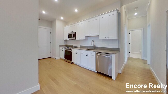Photo - 28 Highgate St Unit 2
