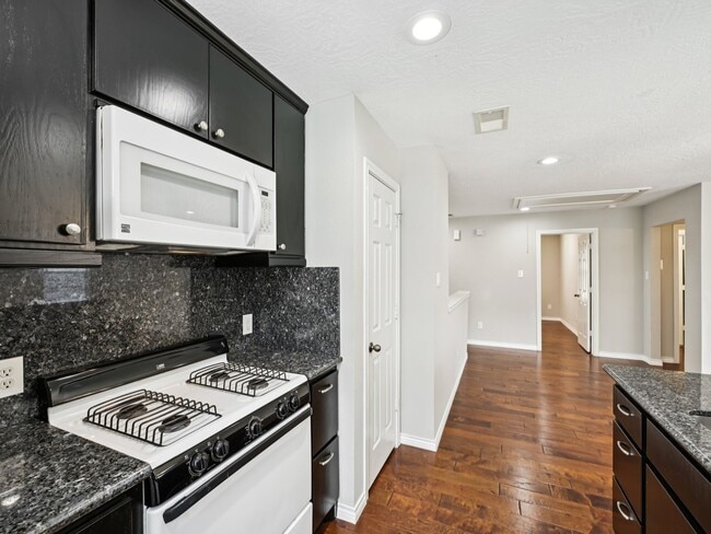 Photo - 1405 Bailey St