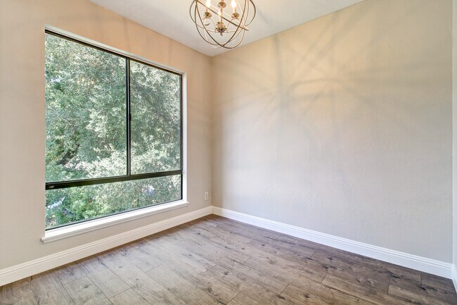 Photo - 480 N Civic Dr Unit 208 The Keys