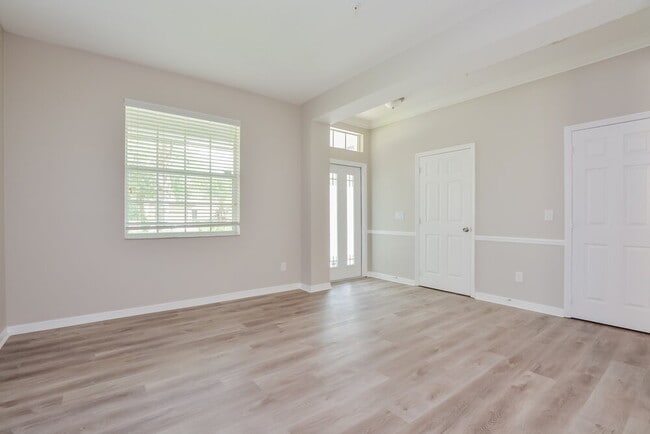 Photo - 9700 Moss Rose Way