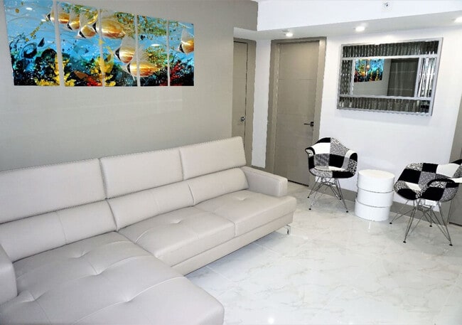 Building Photo - 5225 Collins Ave Rental