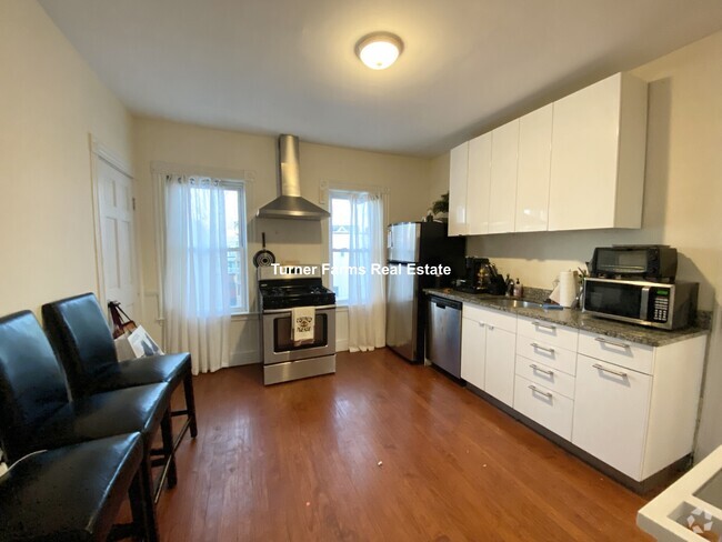 Building Photo - 19 Eastman St Unit 3 Rental