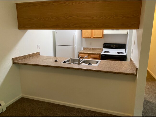 Photo - 580 N Main St