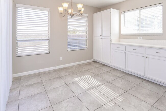 Photo - 3432 Shonna Way