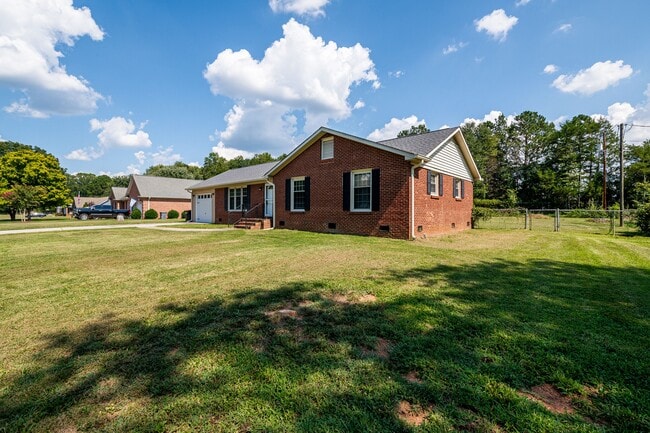 114 Cottonwood Dr