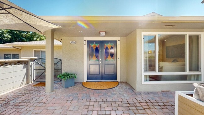 1745 W San Madele Ave