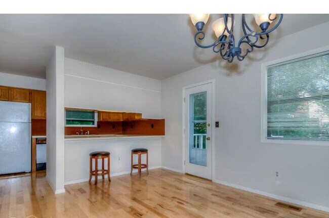 Photo - 1253 Elder Ave