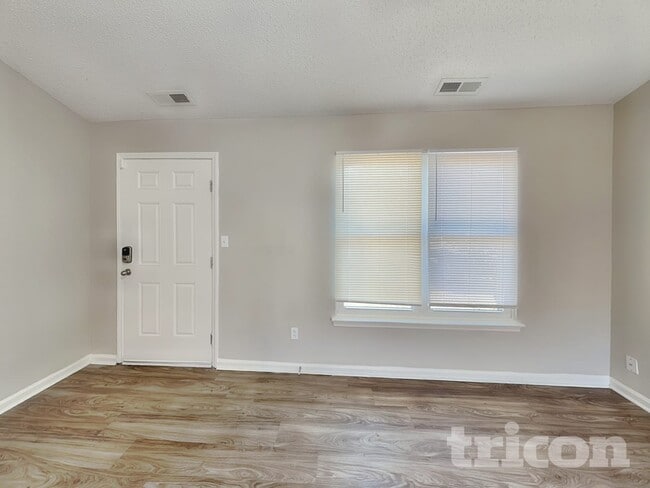 Photo - 4312 Windjammer Ct SW