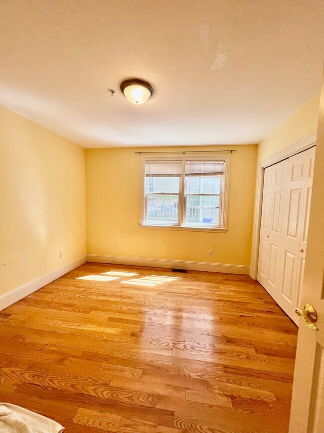 Photo - 164 Boylston St Unit 1