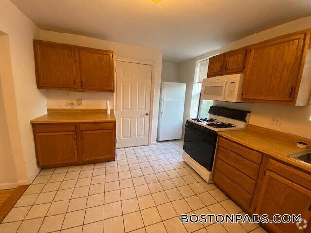 Building Photo - 2028 Massachusetts Ave Rental