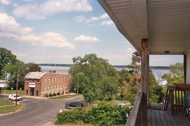 212 Potomac Ave