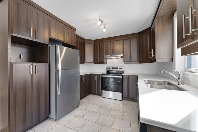 Building Photo - 514 Plateau Boulevard Unit 1