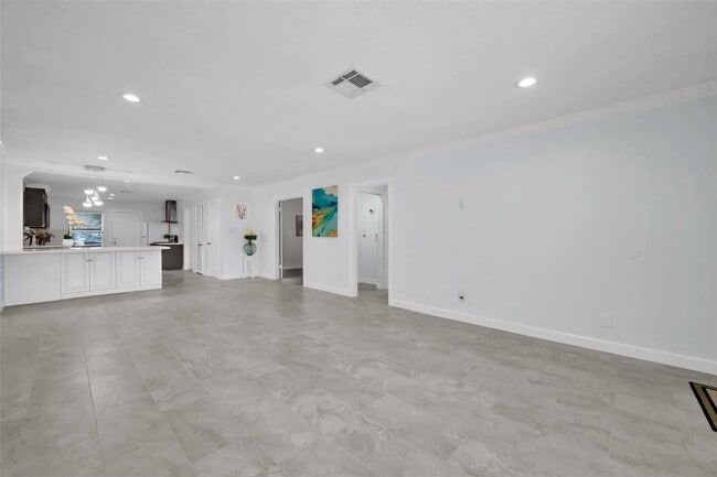 Building Photo - 2610 W Holcombe Blvd