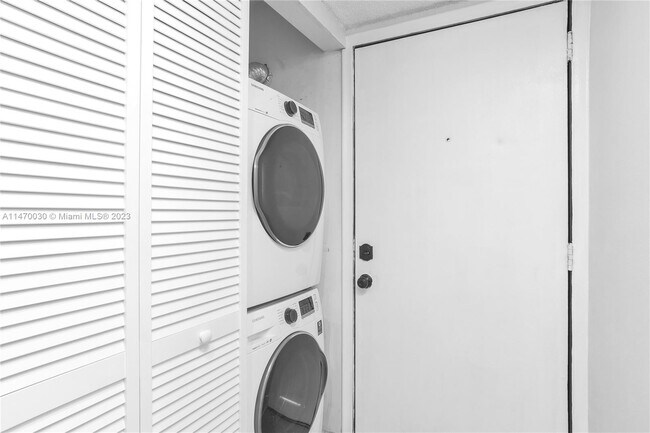 Photo - 9202 NW 1st St