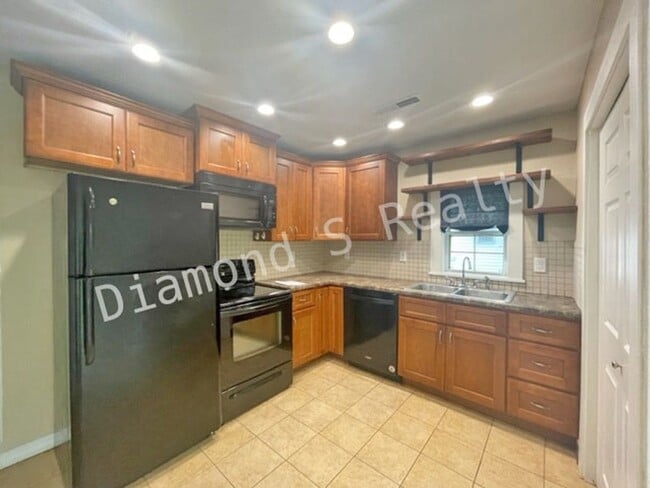 Photo - 3 Bedroom Home Available Early June!