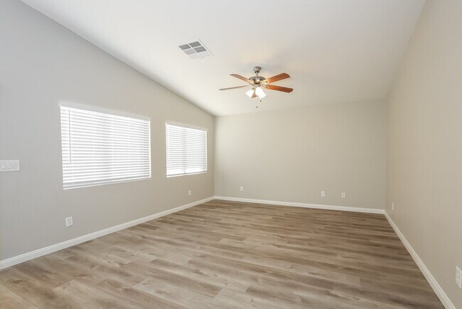 Photo - 1417 Iris Kelly Ave