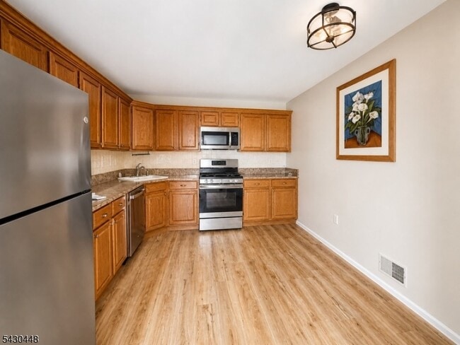 Photo - 774 Sassafras Ct