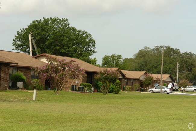 Banyan Woods Apartments