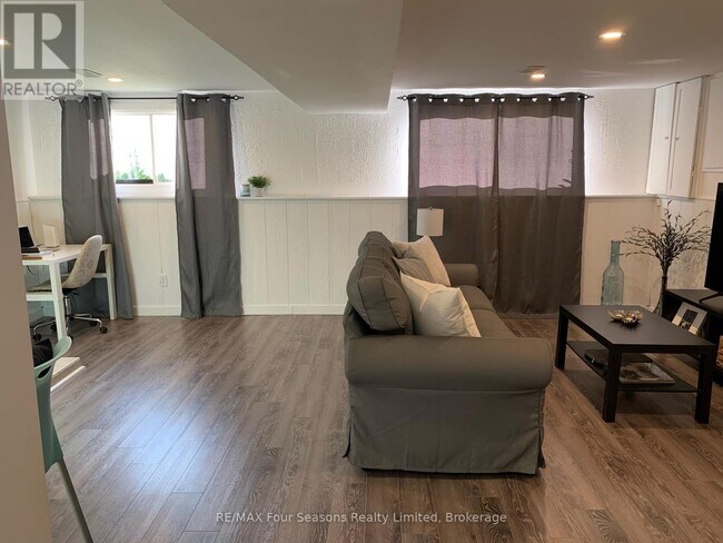 Photo - 57 Courtice Crescent