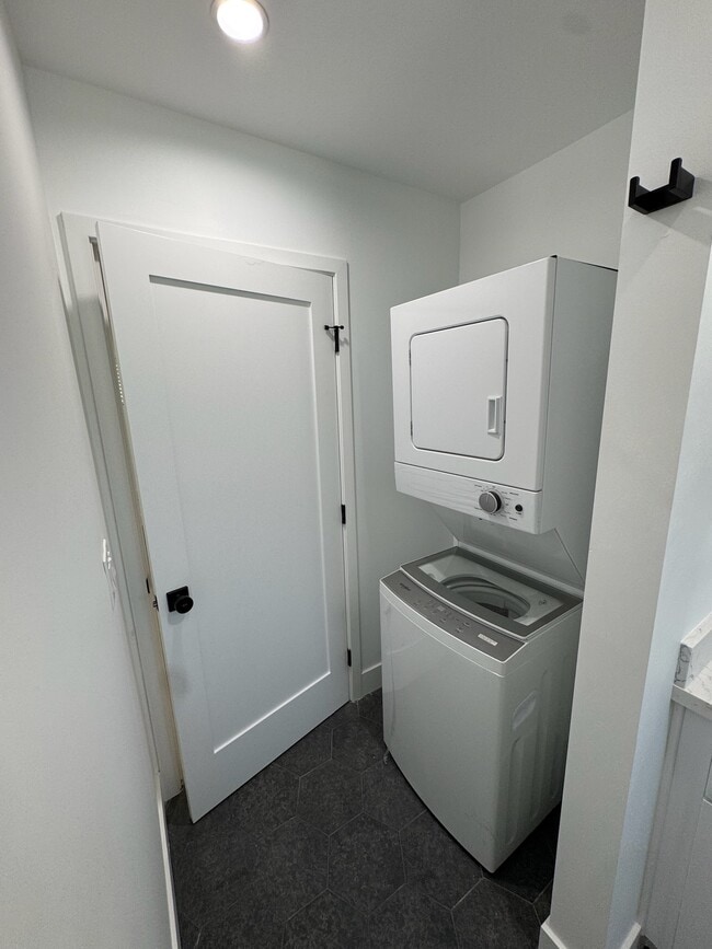 Photo - 24332 1/2-24334 1/2 Chestnut St