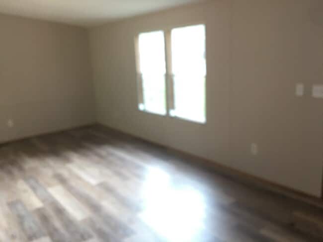 Photo - 476 Sharp St