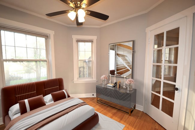 4406 N Rockwell St Unit 3