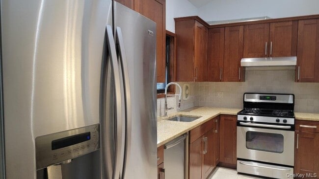 Building Photo - 240-36-240-70 70th Ave Unit 2