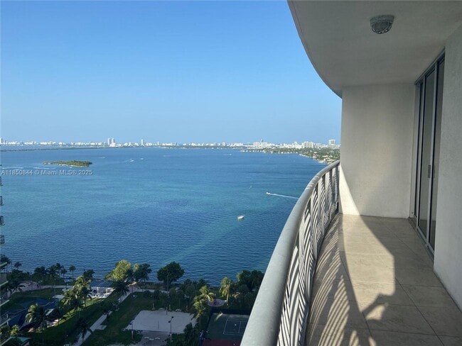 Building Photo - 1750 N Bayshore Dr Unit 2605 Rental