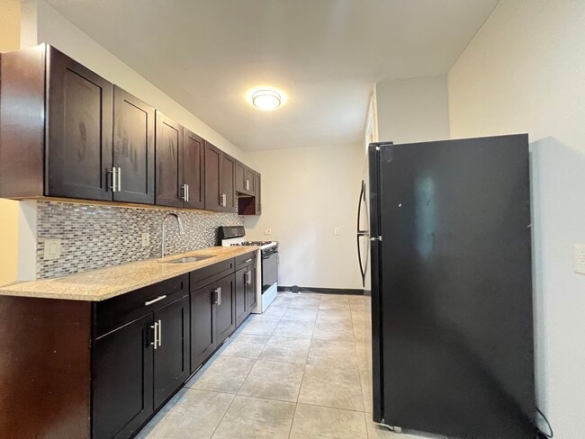 656 Ocean Ave 1R