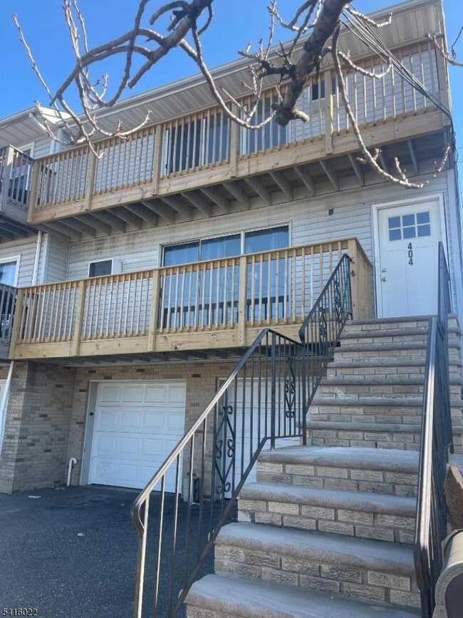 Photo - 404 S 5th St