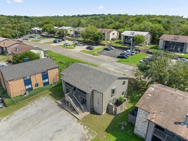 Photo - 608 Bracewood Cir