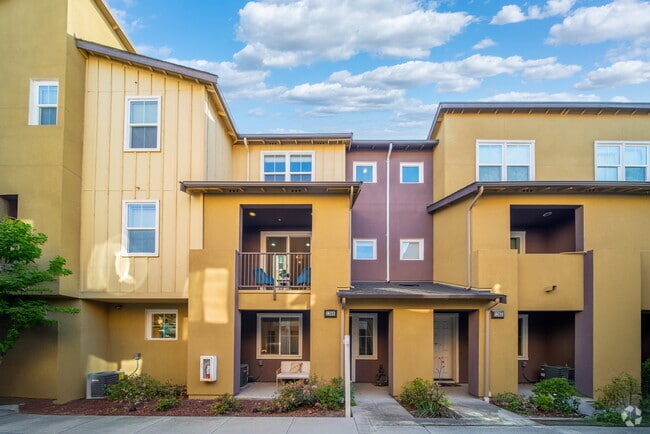 Building Photo - 1369 Coyote Creek Way Rental