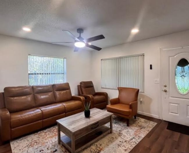 Photo - 608 William Ave