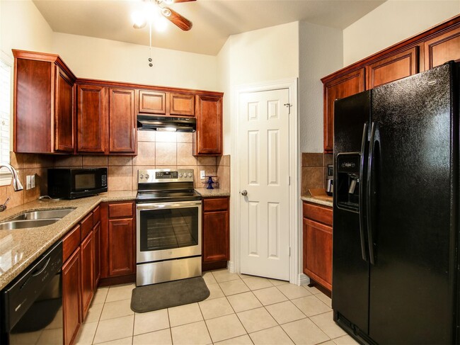 Photo - 2915 Paige St