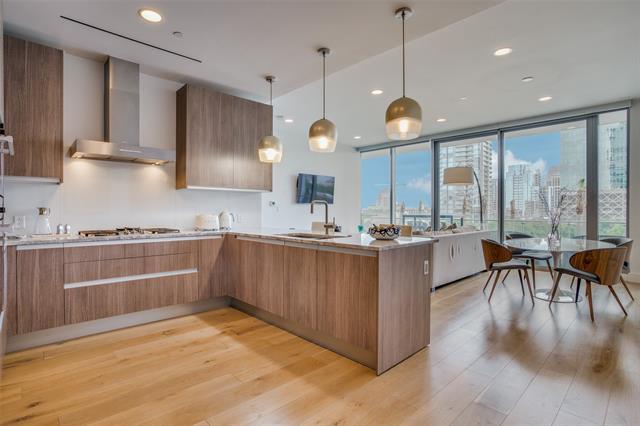 Photo - 3130 N Harwood St Unit 707