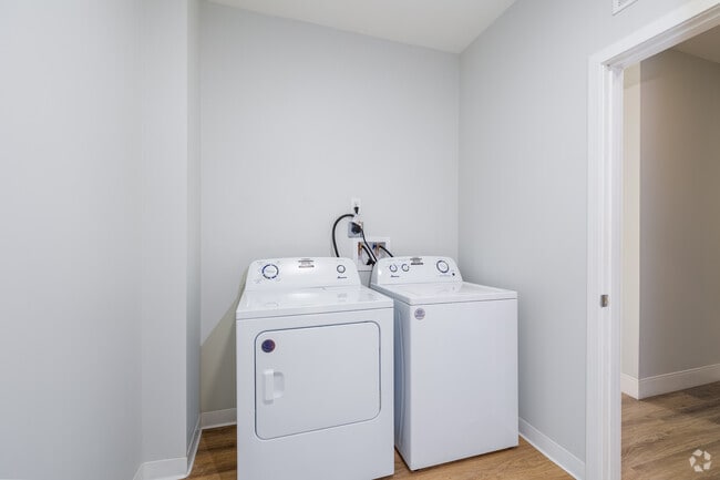 Commisioners B2 - Washer/Dryer