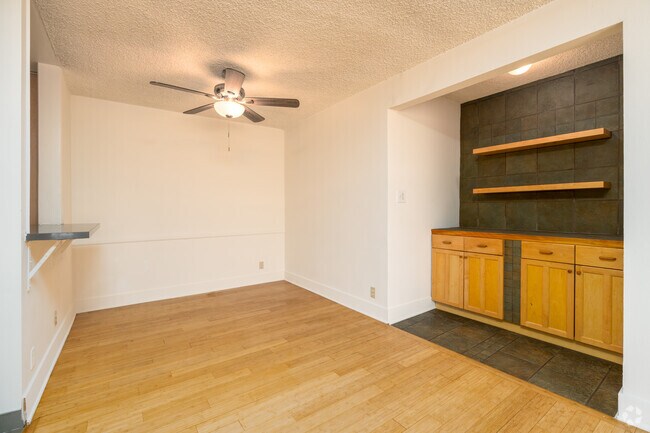 2BR, 2BA - 1,200SF - Dining Room