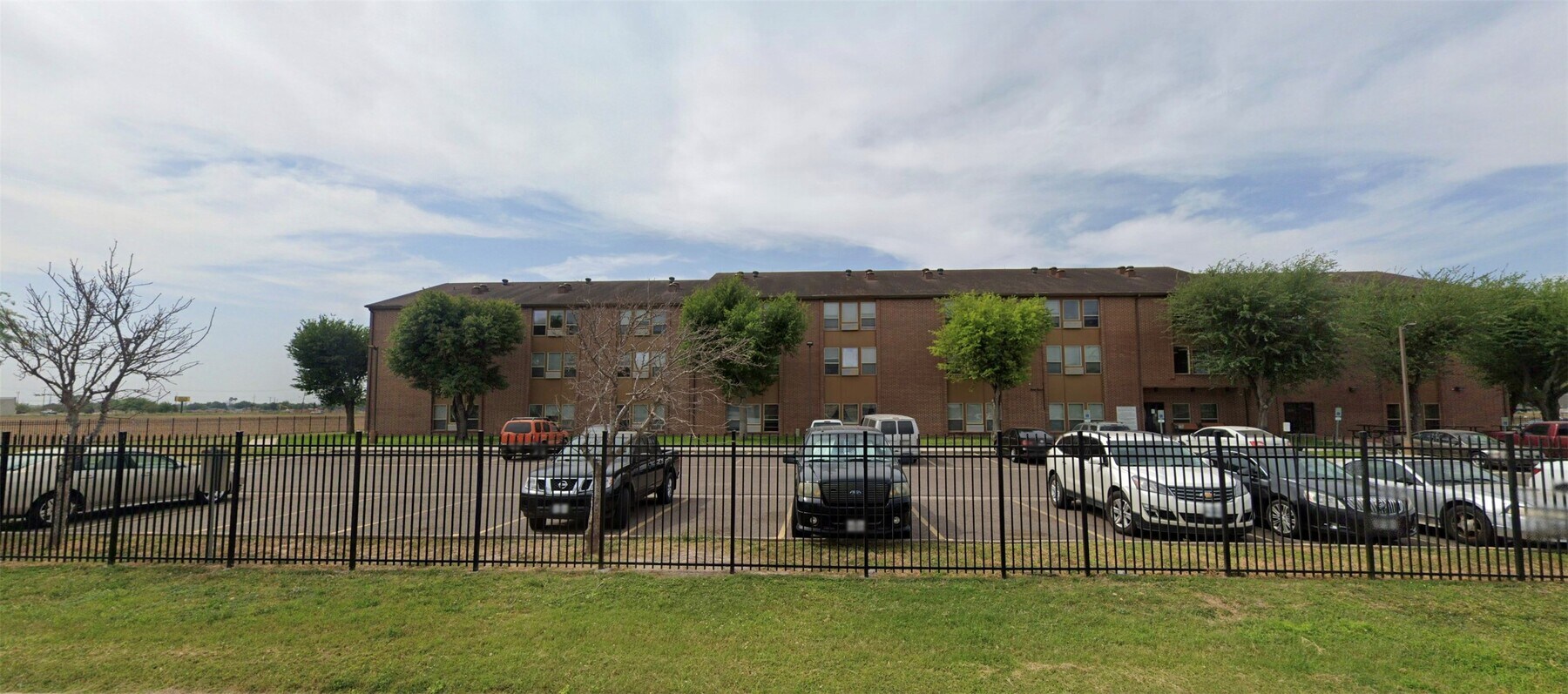 Photo - 900 Los Ebanos Rd