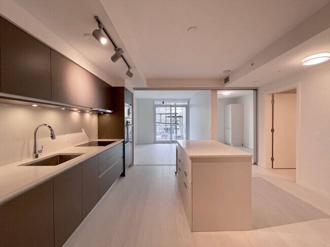 Photo - 180 2nd Av E Unit 521