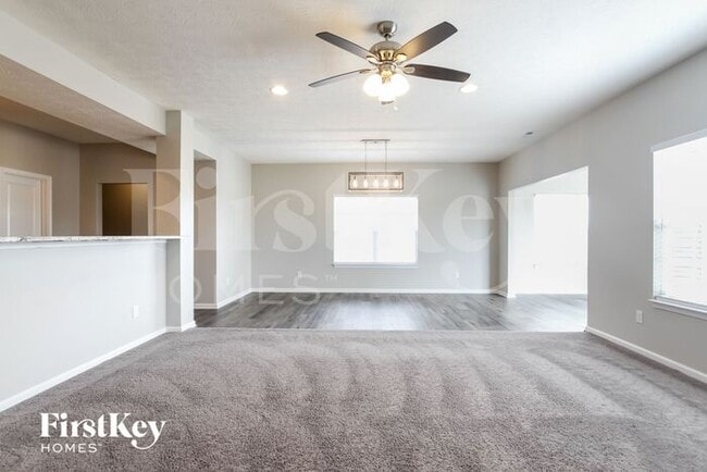 Photo - 380 Thunderwood Dr