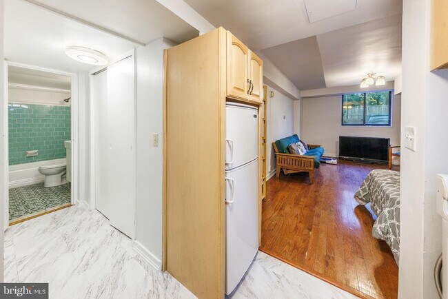 Photo - 3315 Wisconsin Ave NW Unit B1