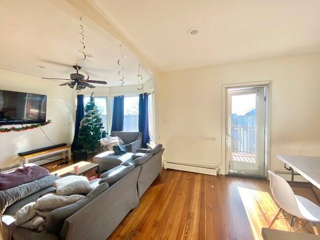 Photo - 53 Lawn St Unidad 2