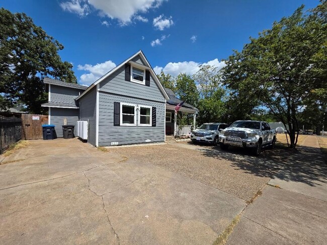 Photo - 1404 Clinton Ave