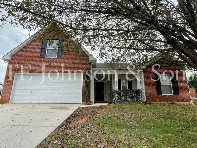 Building Photo - Charming 3 Bedroom Home with Bonus Room and Two Car Garage in Winston-Salem