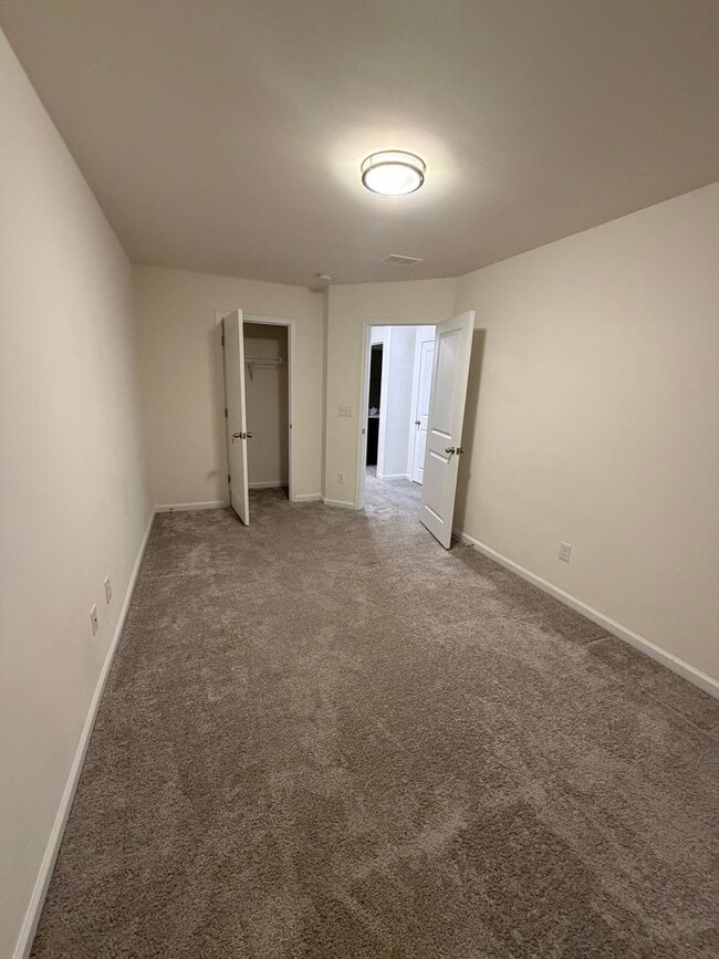 Photo - Beautiful 3 Bed / 2.5 Bath Townhome in Foxbank Plantation