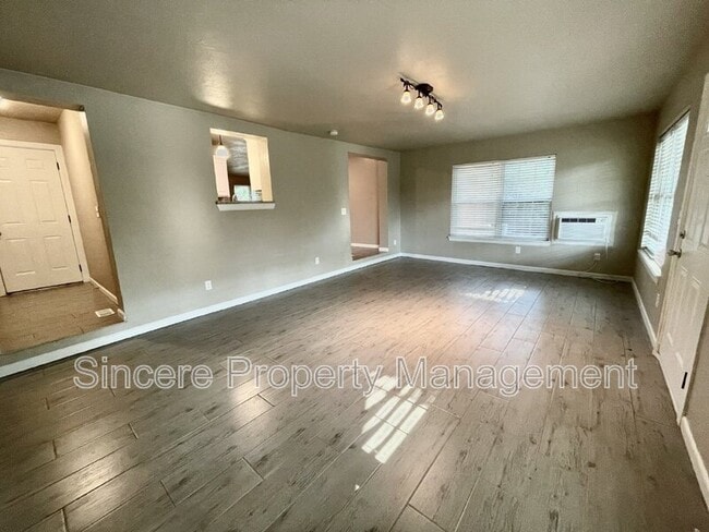 Photo - 120 N Ranchwood Blvd
